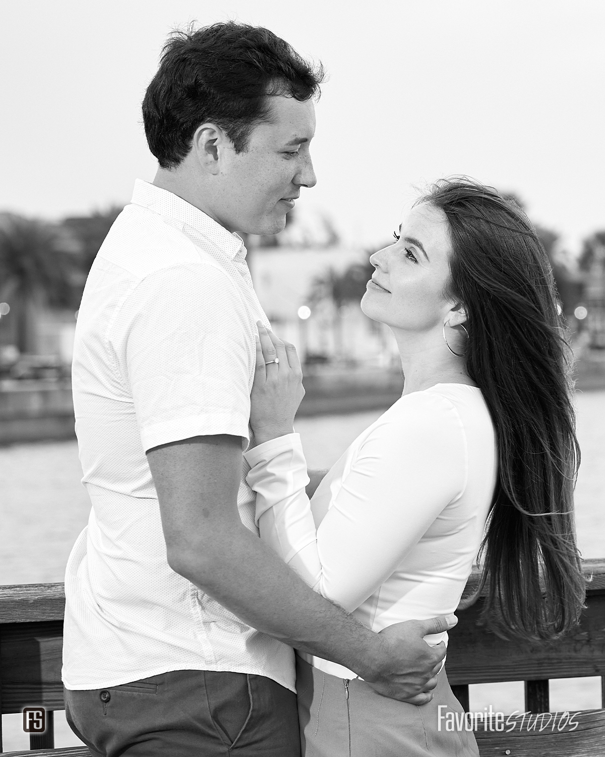Engagement Pictures by the Water