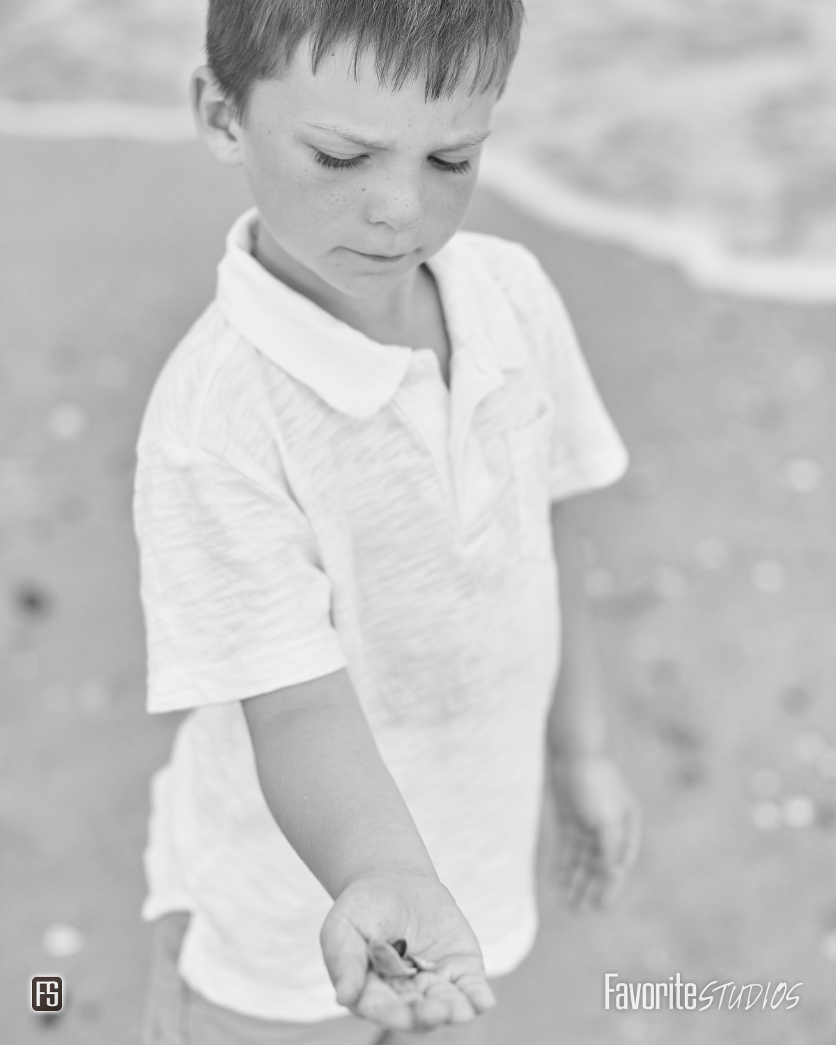 candid beach photographer