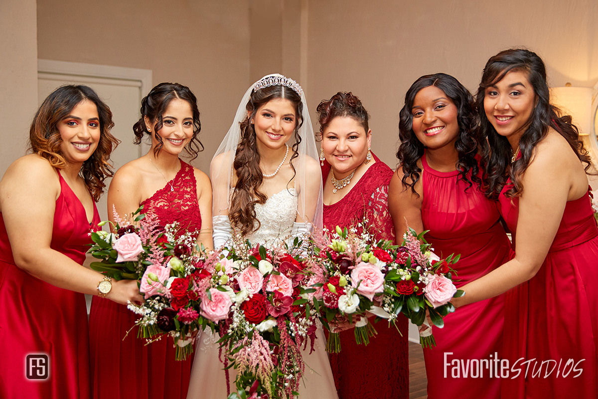 Picture of Bride and Bridesmaids with flowers