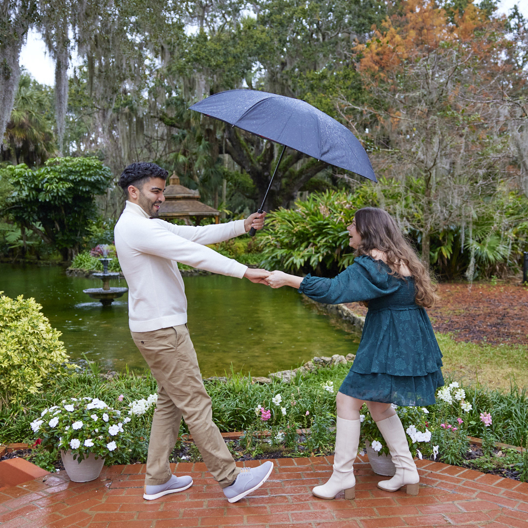 Beautiful Washington Oaks Gardens Engagement Photos